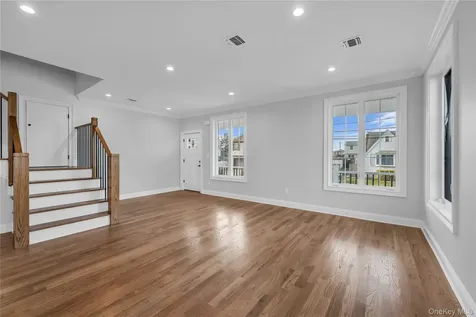 2437 Archer Street Seaford NY 11873