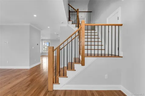 2437 Archer Street Seaford NY 11873