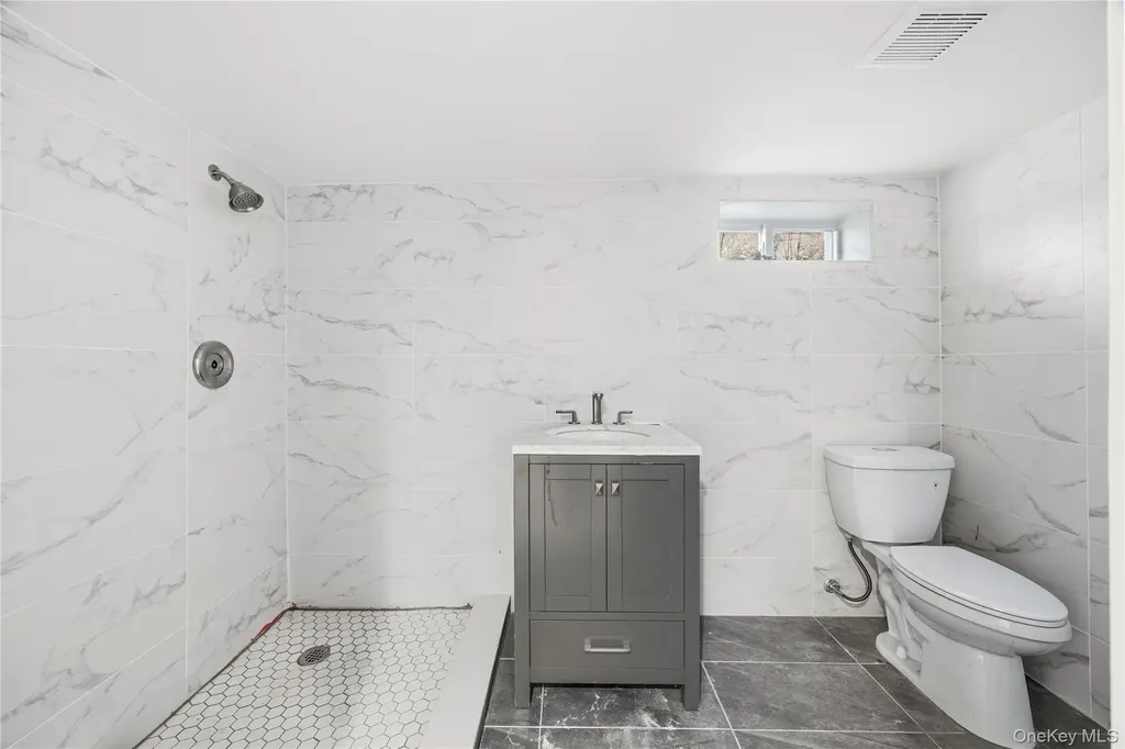 14 Platt Avenue West Babylon NY 11704