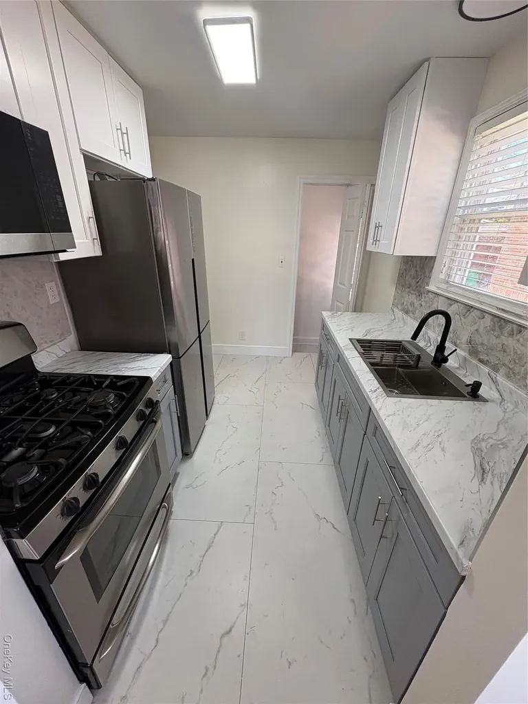 13 Parkview Place Malverne NY 11565