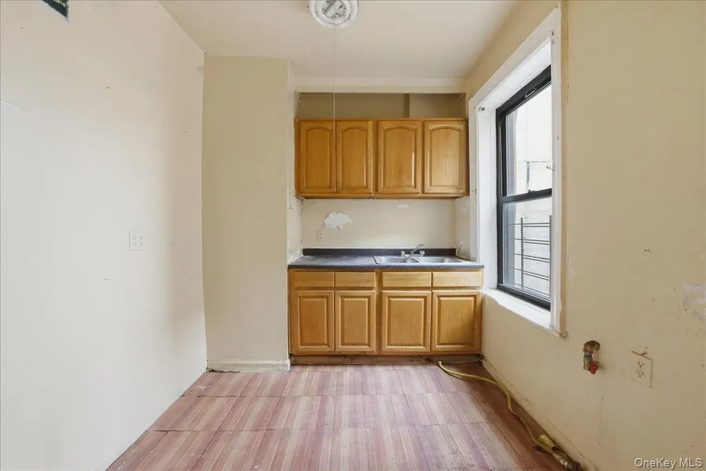 1715 Nelson Avenue Bronx NY 10453