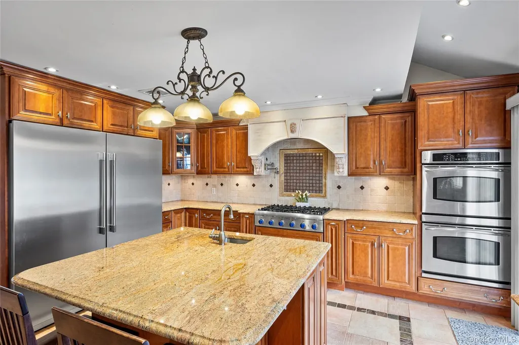 42 Irving Avenue North Babylon NY 11703
