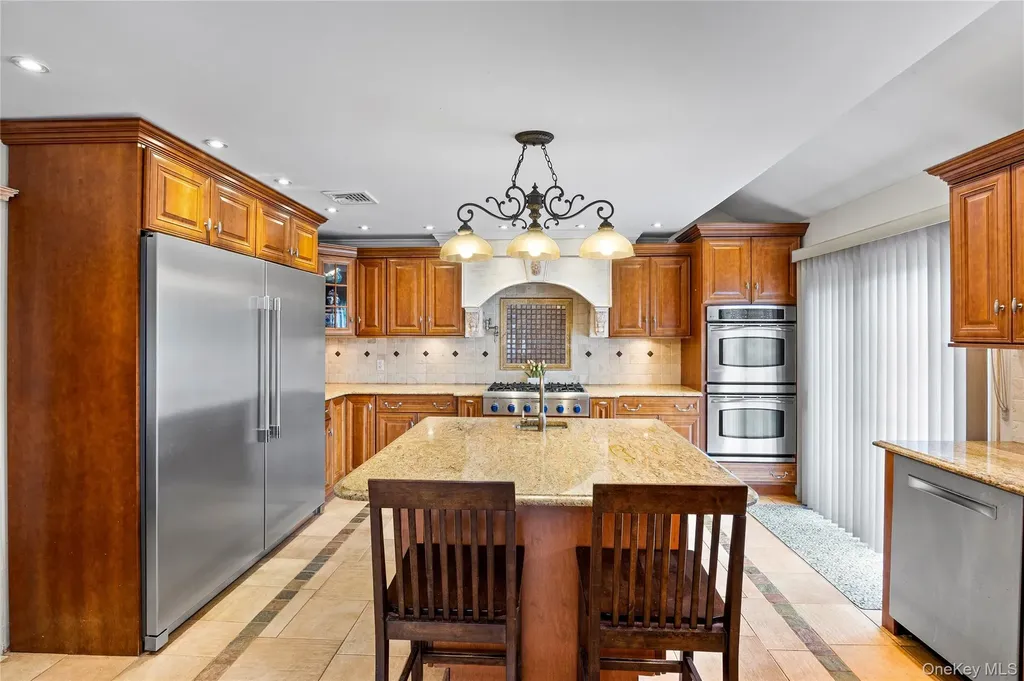 42 Irving Avenue North Babylon NY 11703