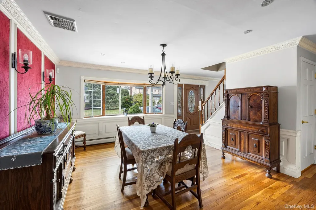 42 Irving Avenue North Babylon NY 11703