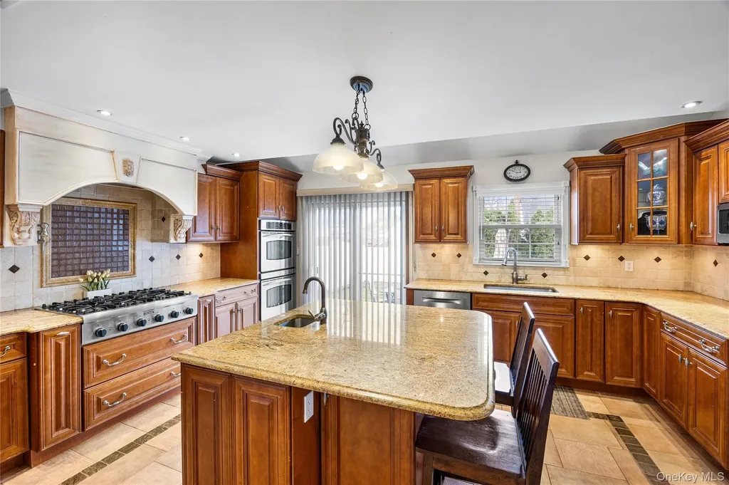 42 Irving Avenue North Babylon NY 11703