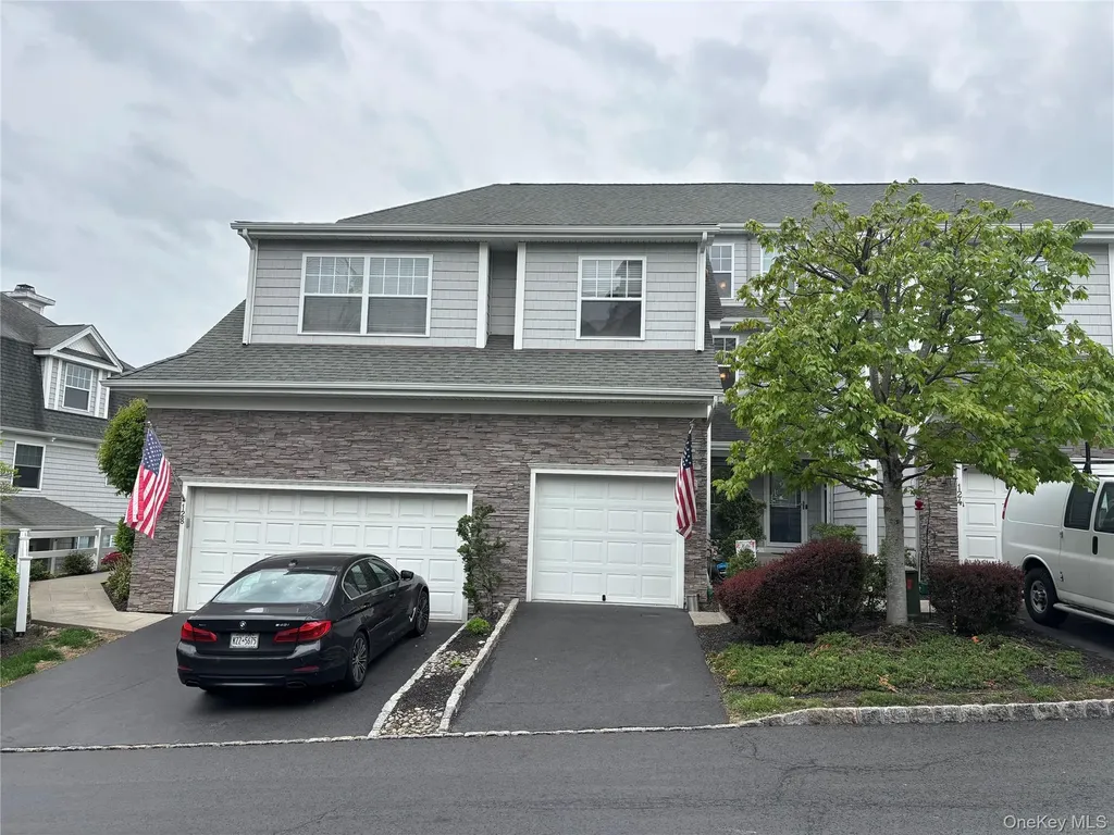 126 Hudson Pointe Drive Poughkeepsie NY 12601