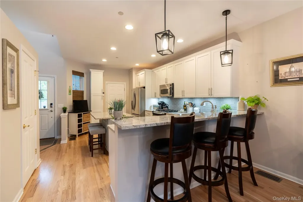 126 Hudson Pointe Drive Poughkeepsie NY 12601