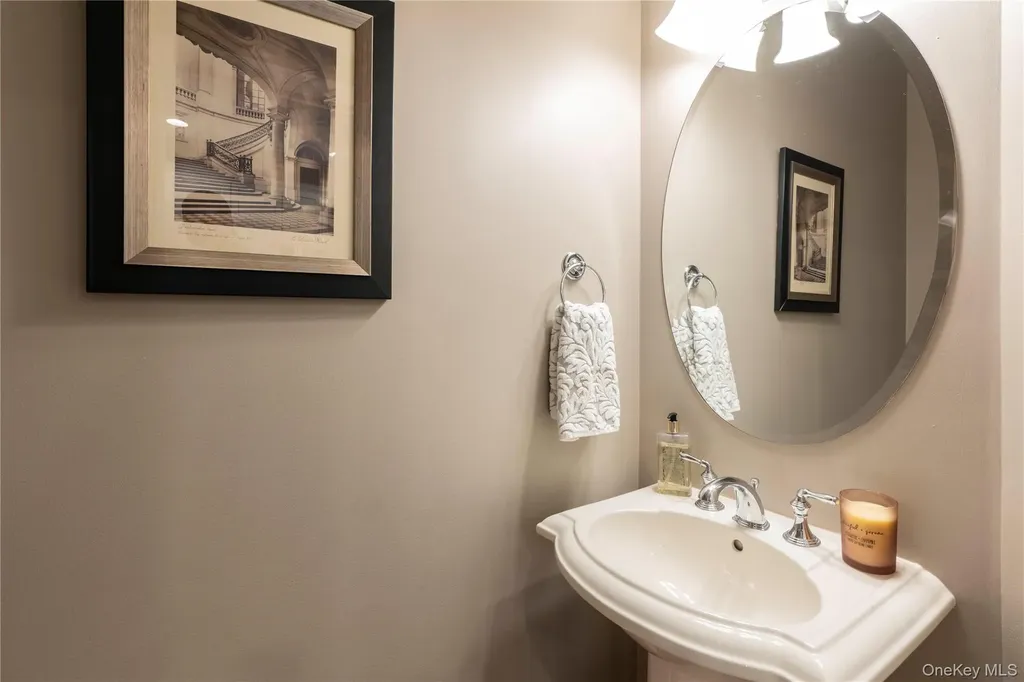 126 Hudson Pointe Drive Poughkeepsie NY 12601