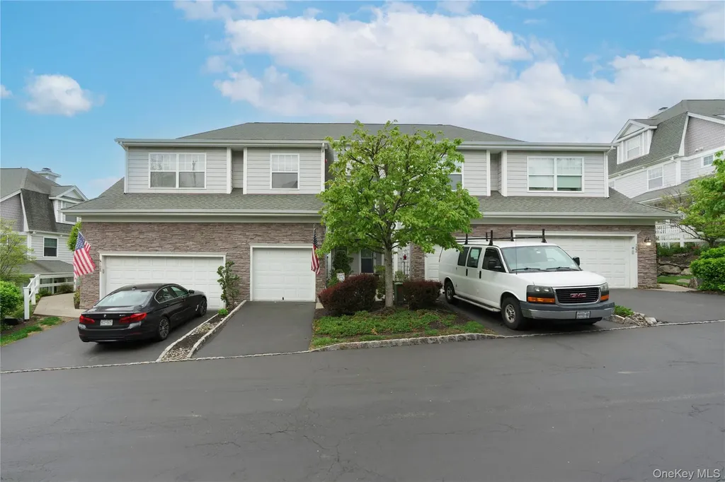 126 Hudson Pointe Drive Poughkeepsie NY 12601