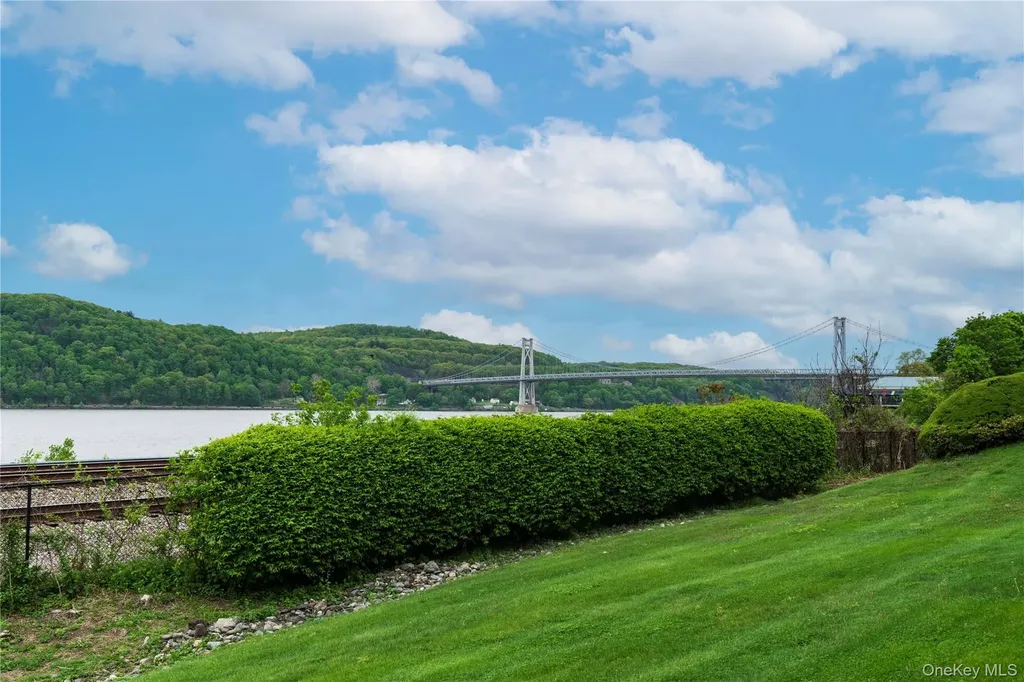 126 Hudson Pointe Drive Poughkeepsie NY 12601