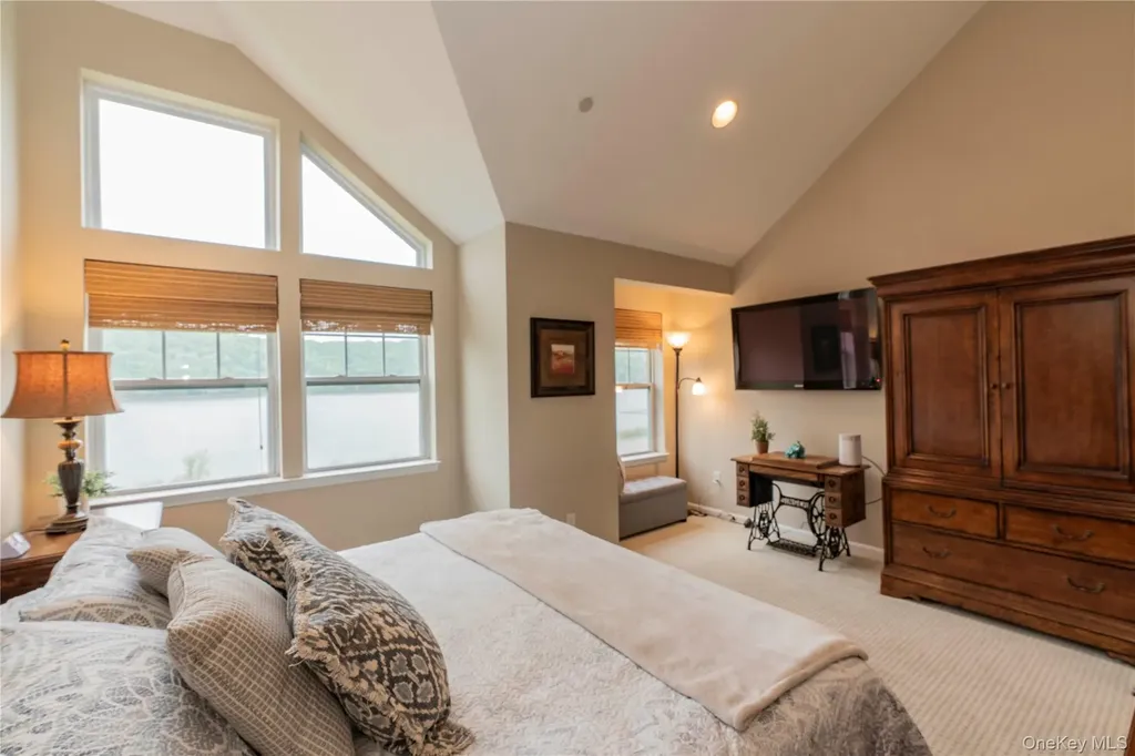 126 Hudson Pointe Drive Poughkeepsie NY 12601