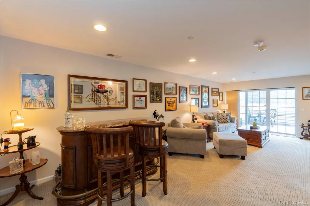 126 Hudson Pointe Drive Poughkeepsie NY 12601