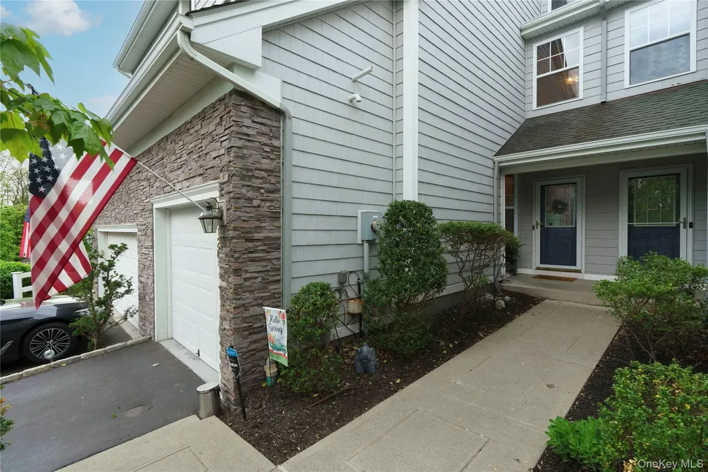 126 Hudson Pointe Drive Poughkeepsie NY 12601