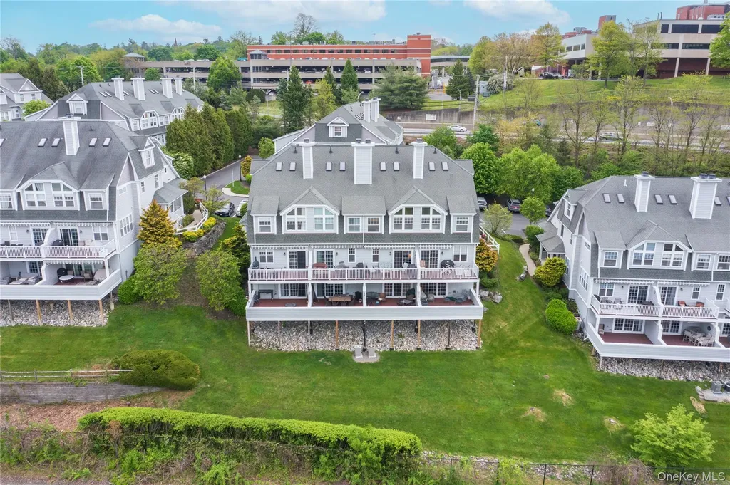 126 Hudson Pointe Drive Poughkeepsie NY 12601