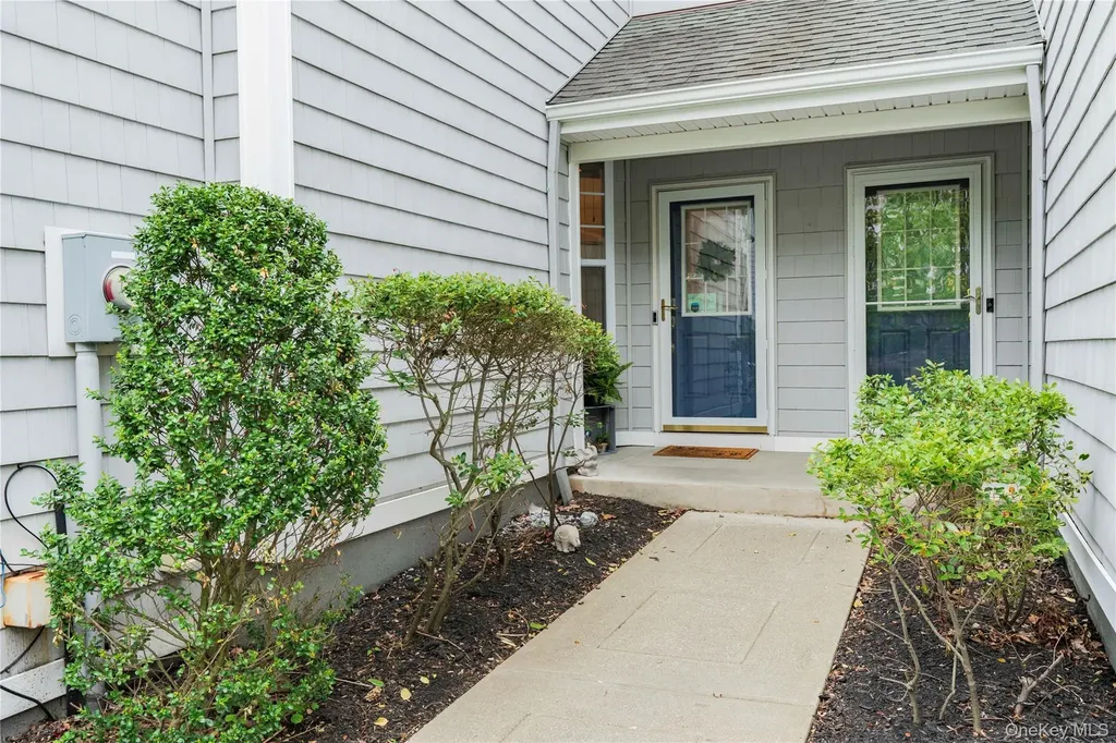 126 Hudson Pointe Drive Poughkeepsie NY 12601