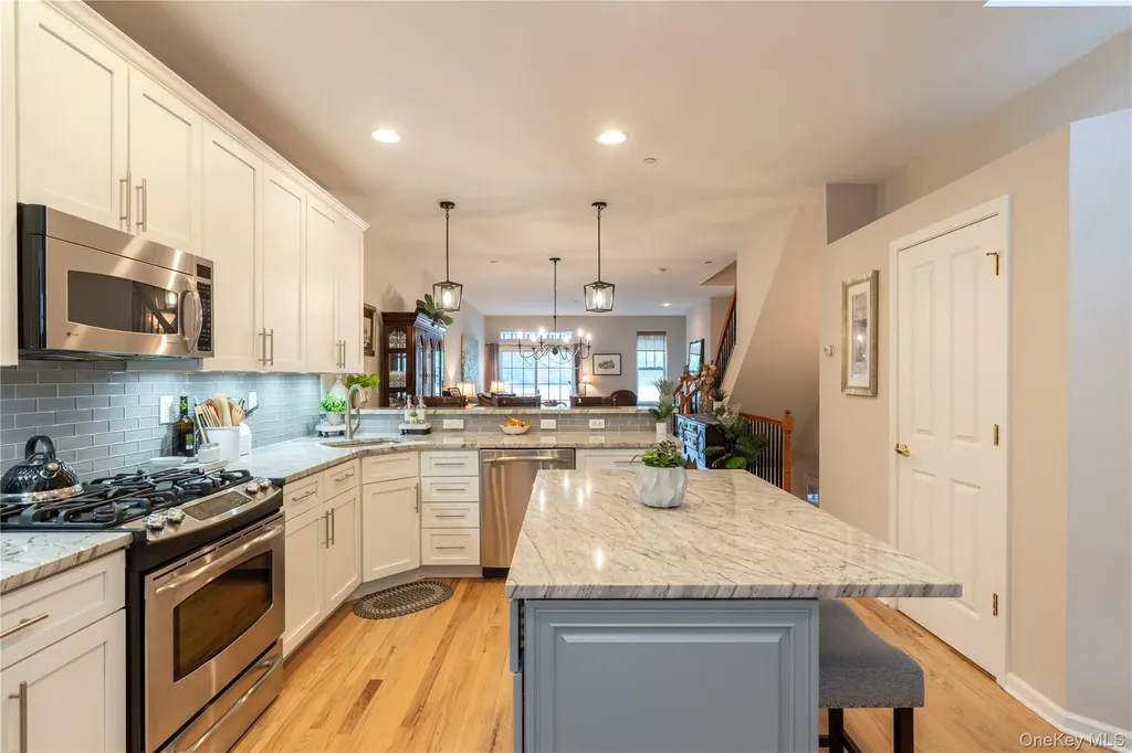 126 Hudson Pointe Drive Poughkeepsie NY 12601