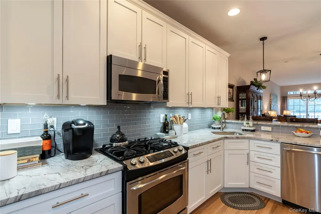 126 Hudson Pointe Drive Poughkeepsie NY 12601