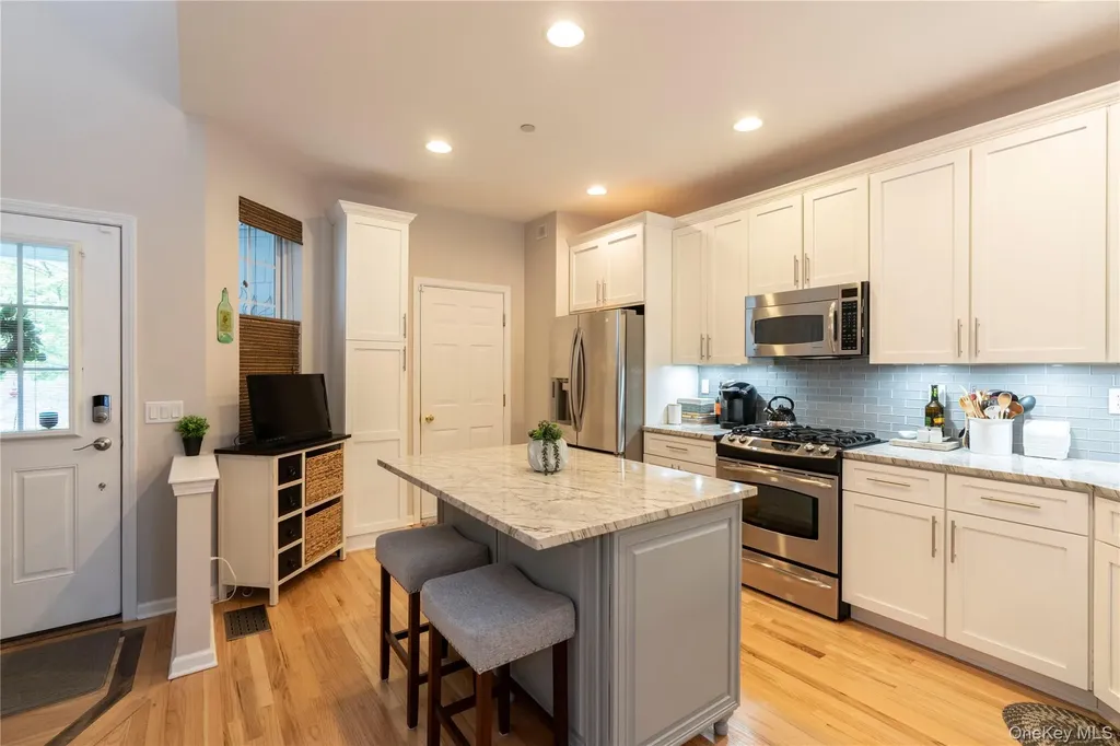 126 Hudson Pointe Drive Poughkeepsie NY 12601