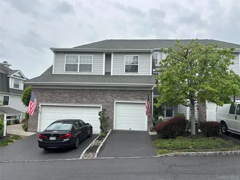 126 Hudson Pointe Drive Poughkeepsie NY 12601