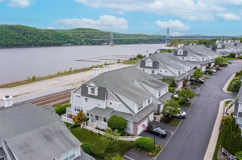126 Hudson Pointe Drive Poughkeepsie NY 12601
