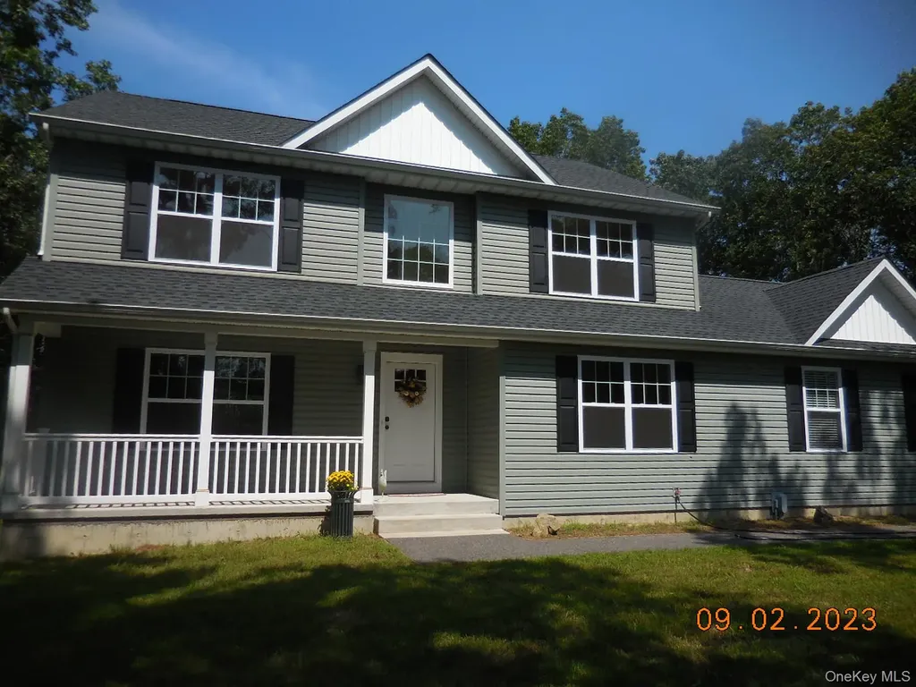 230 Expressway Drive N Medford NY 11763