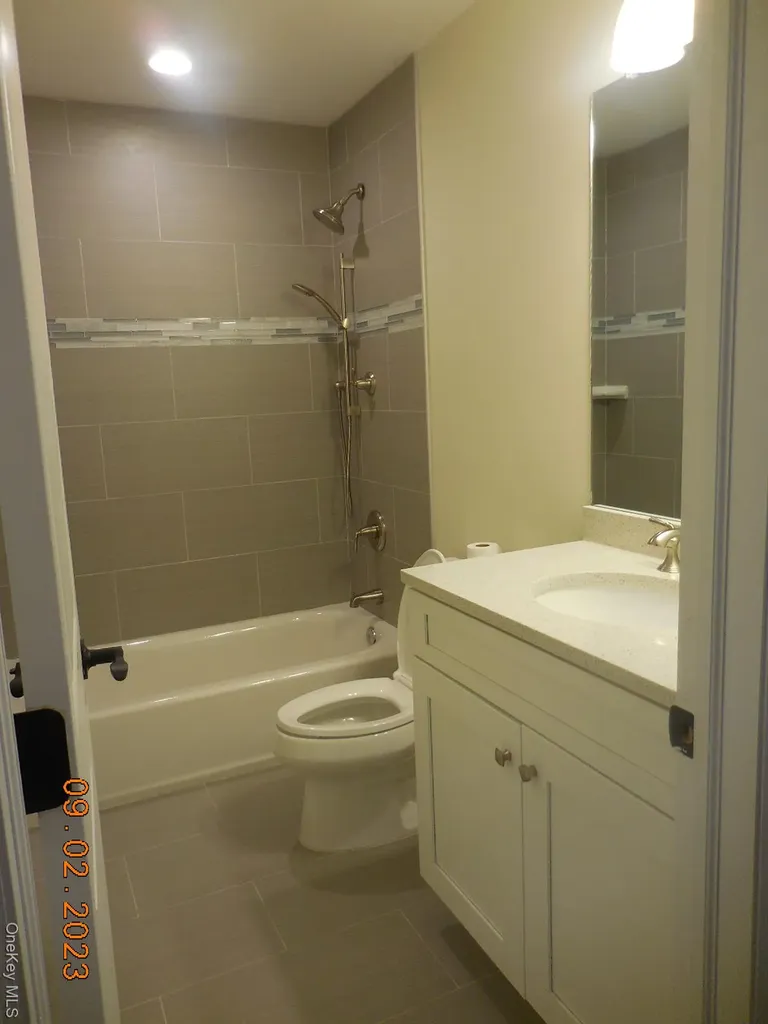 230 Expressway Drive N Medford NY 11763