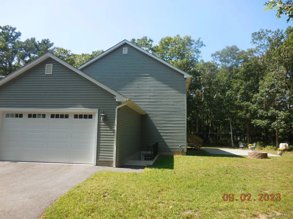 230 Expressway Drive N Medford NY 11763