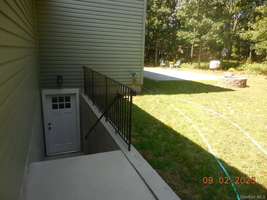 230 Expressway Drive N Medford NY 11763