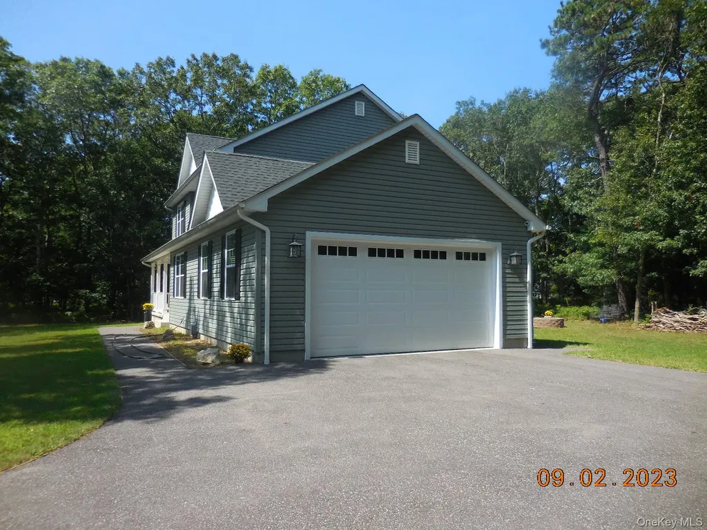 230 Expressway Drive N Medford NY 11763