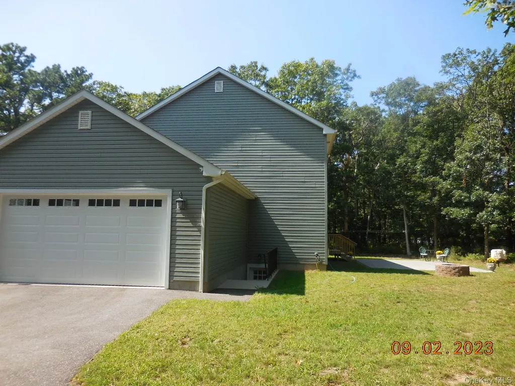 230 Expressway Drive N Medford NY 11763