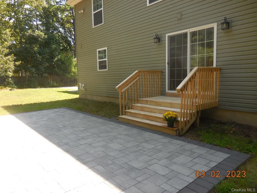 230 Expressway Drive N Medford NY 11763
