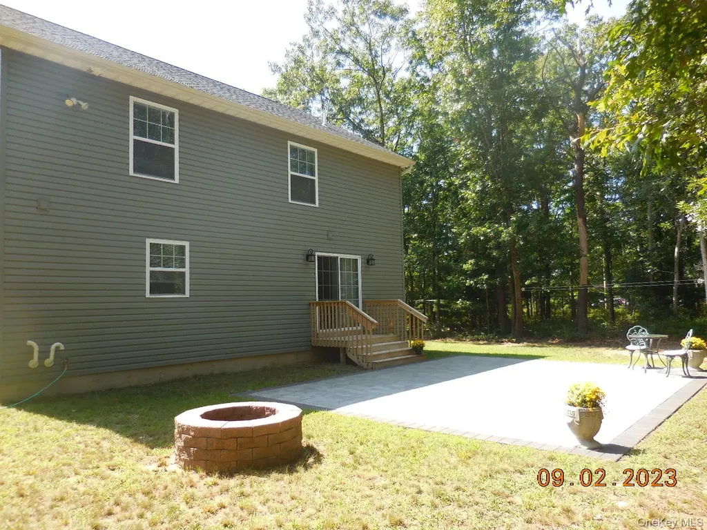 230 Expressway Drive N Medford NY 11763