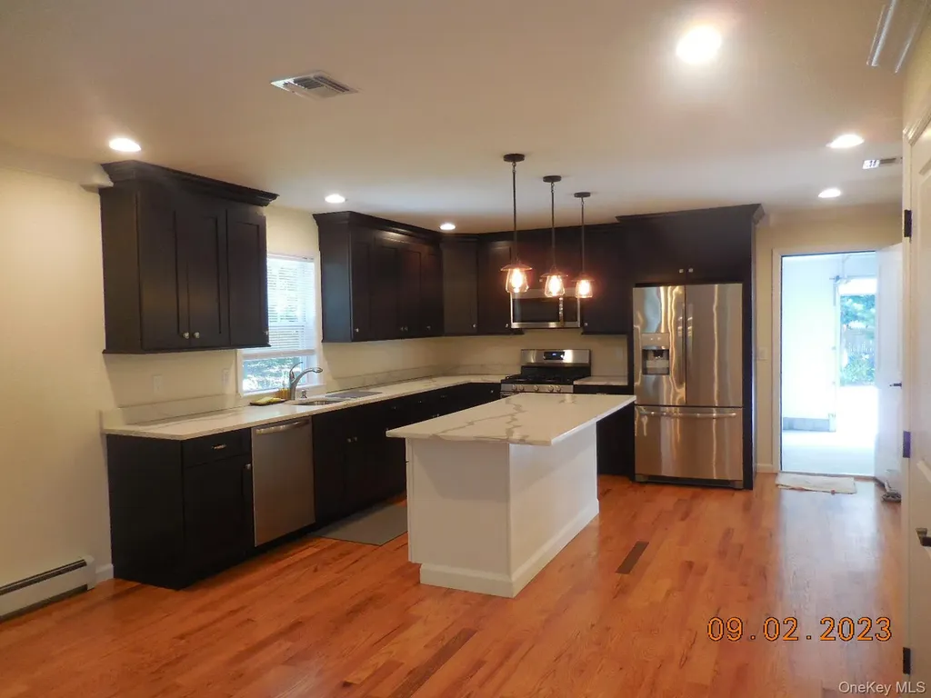 230 Expressway Drive N Medford NY 11763