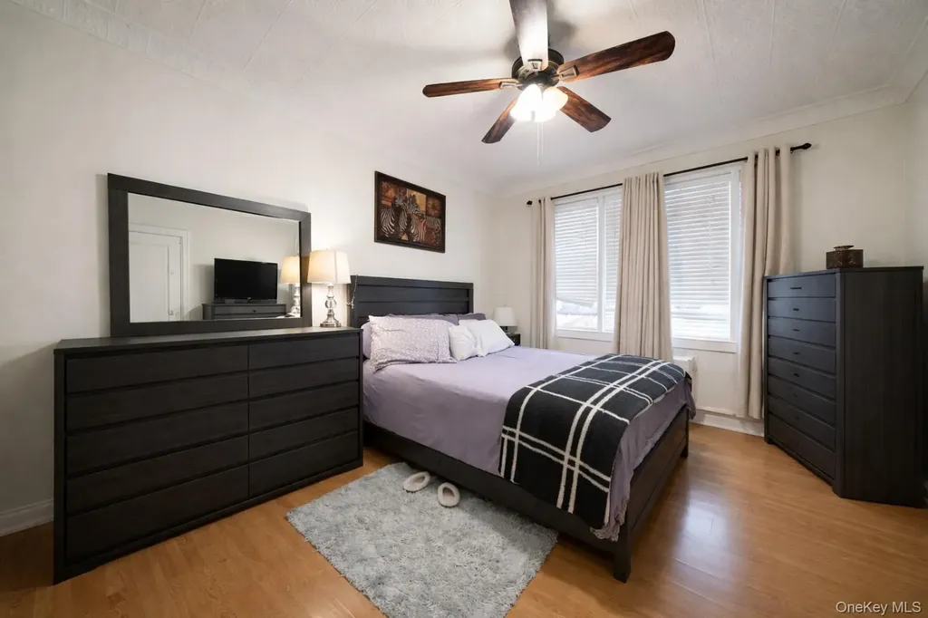 7037 72nd Place Glendale NY 11385