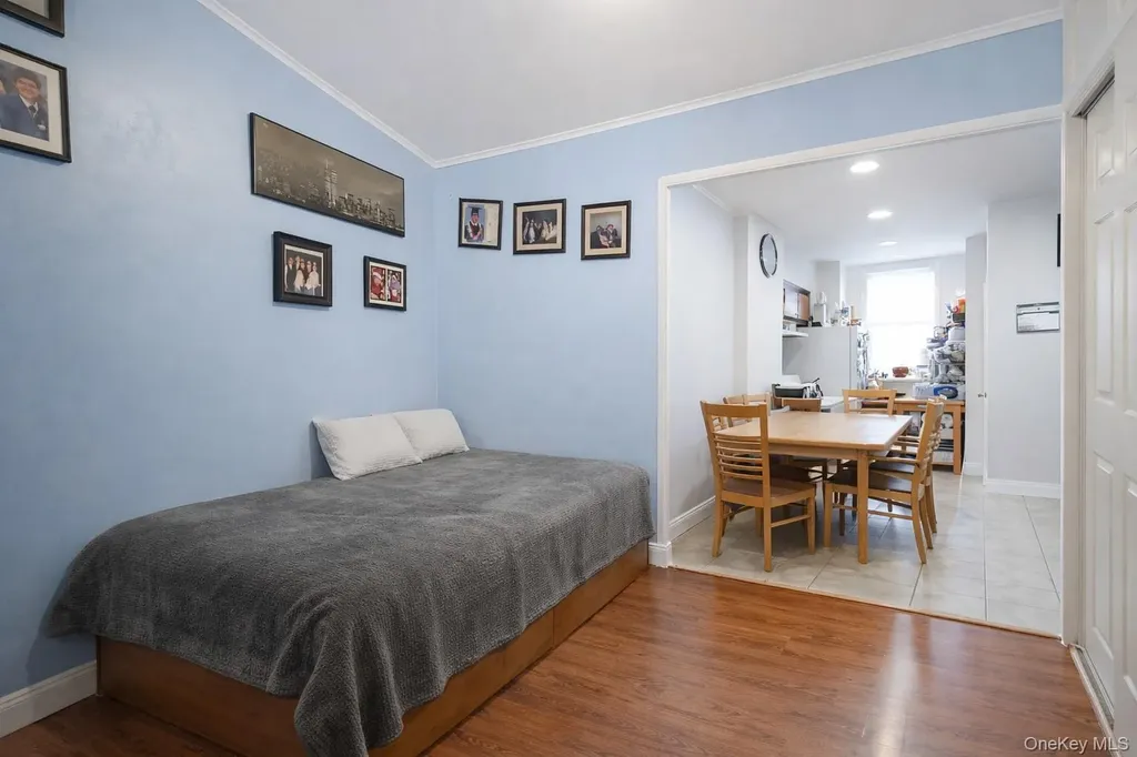 7037 72nd Place Glendale NY 11385