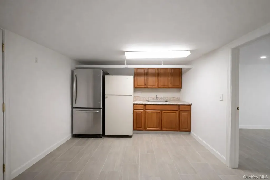 7037 72nd Place Glendale NY 11385