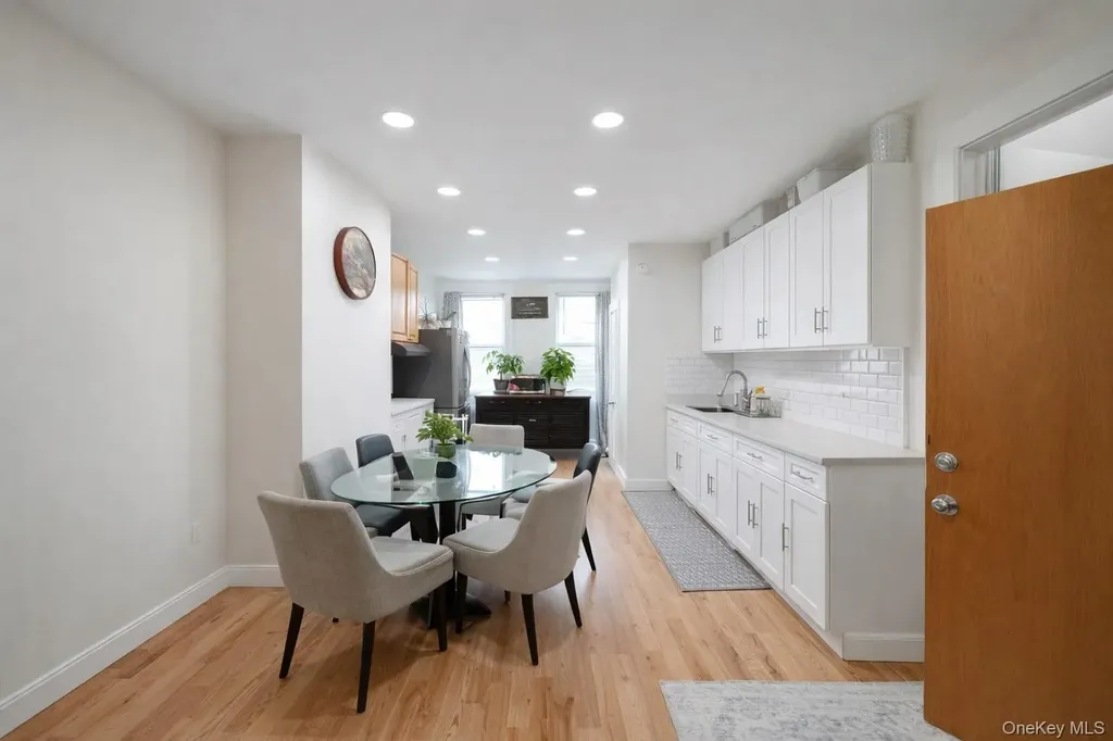 7037 72nd Place Glendale NY 11385