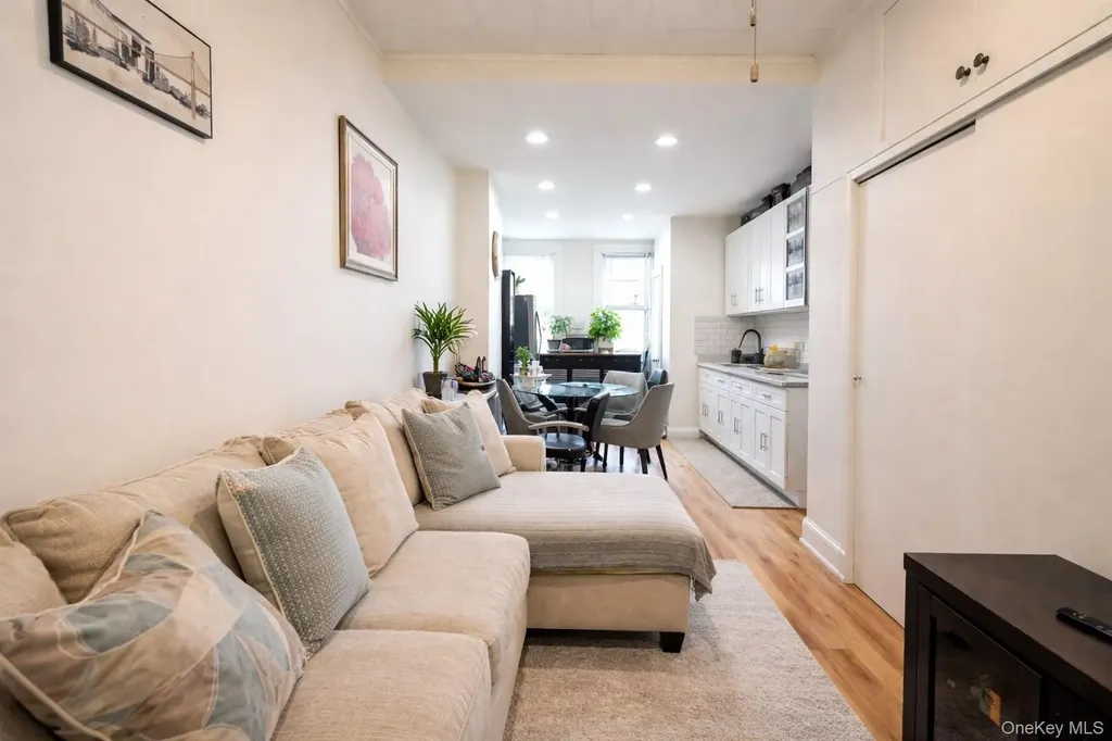 7037 72nd Place Glendale NY 11385