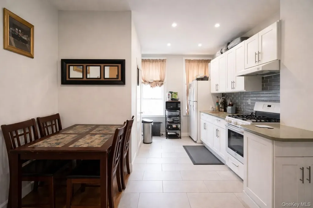 7037 72nd Place Glendale NY 11385