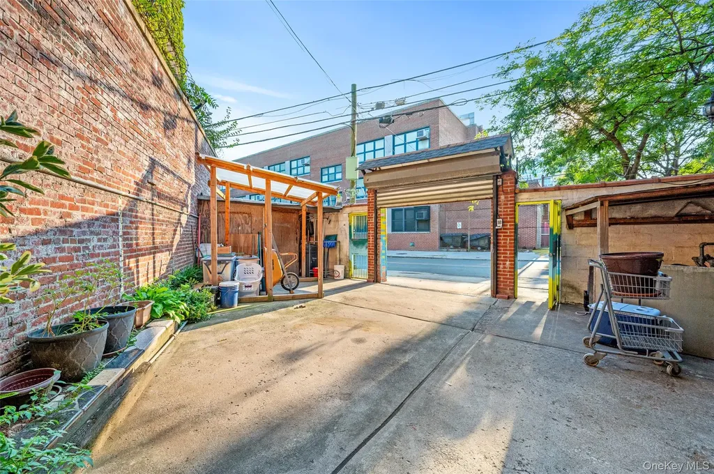 91 Hudson Avenue Brooklyn NY 11201