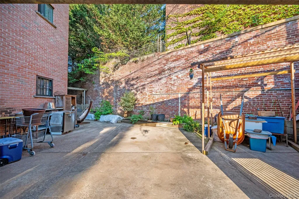 91 Hudson Avenue Brooklyn NY 11201