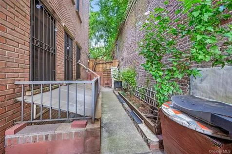 91 Hudson Avenue Brooklyn NY 11201