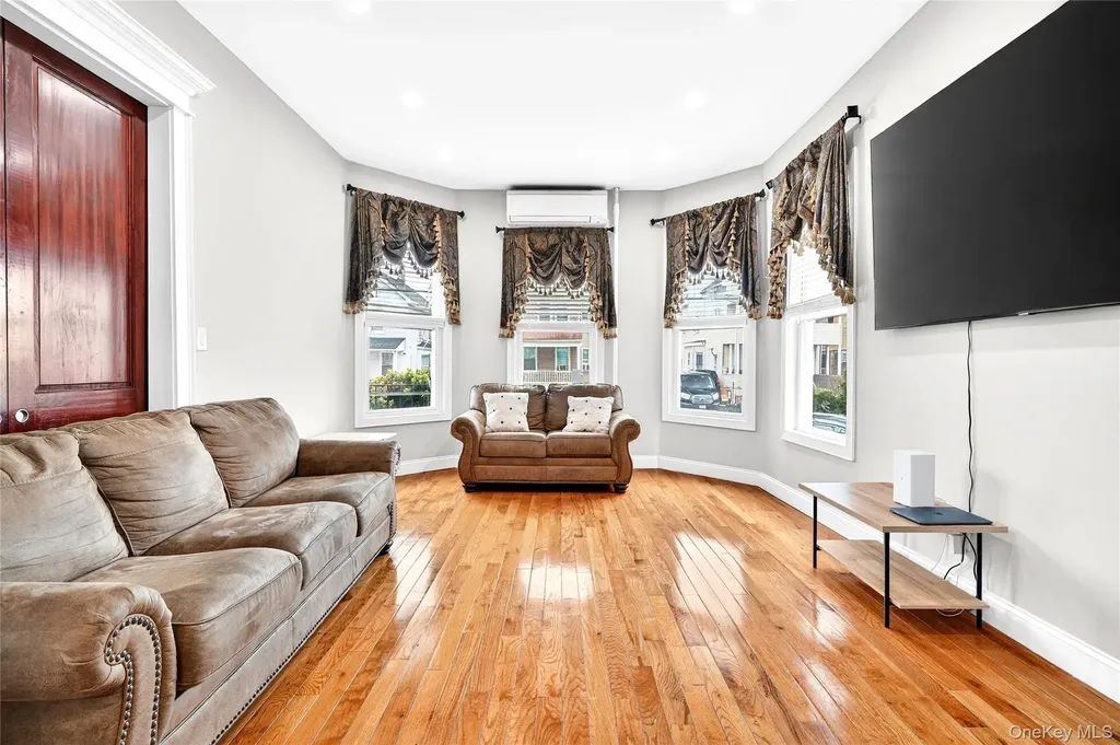 240 S 10th Avenue Mount Vernon NY 10550