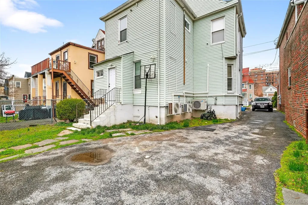 240 S 10th Avenue Mount Vernon NY 10550