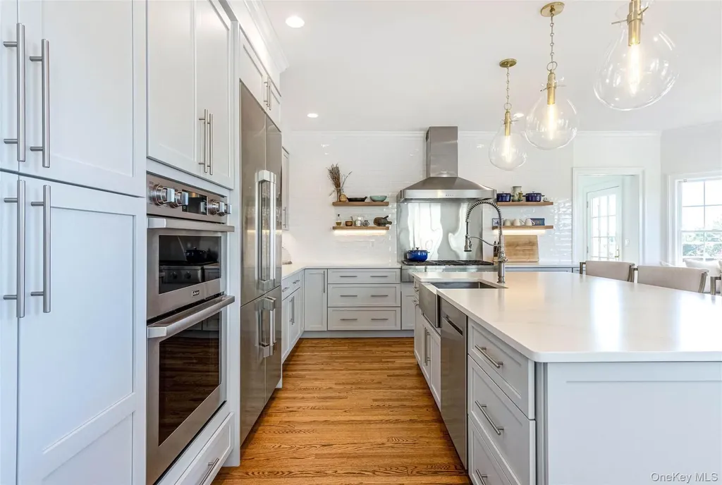 350 Laurel Way Laurel NY 11948