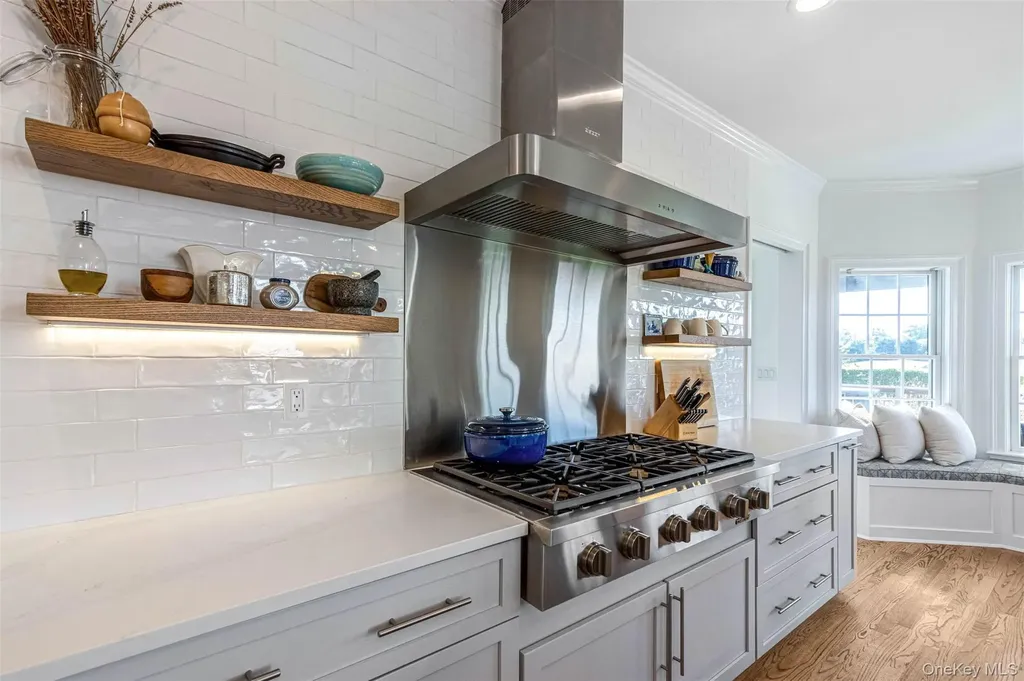 350 Laurel Way Laurel NY 11948