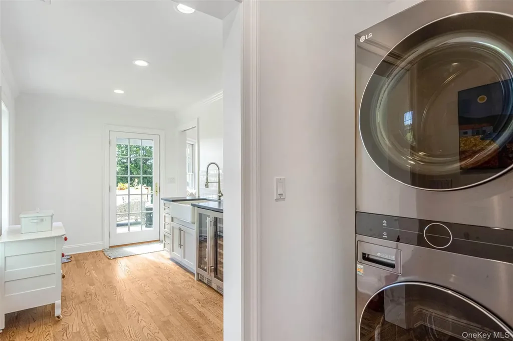 350 Laurel Way Laurel NY 11948