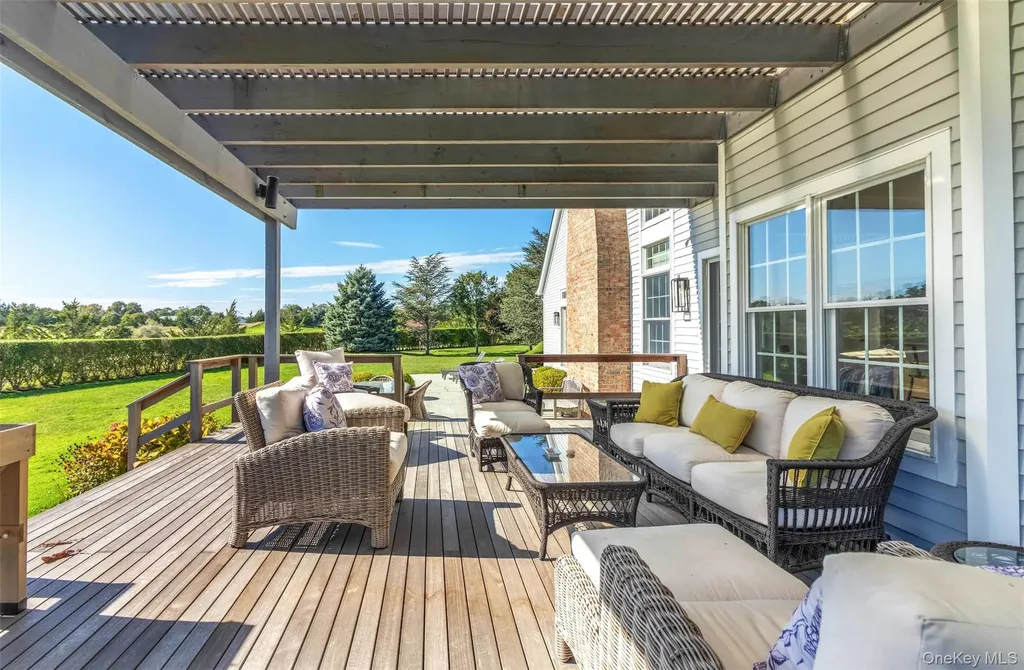 350 Laurel Way Laurel NY 11948
