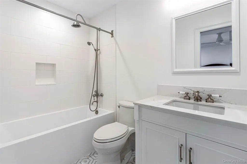 350 Laurel Way Laurel NY 11948