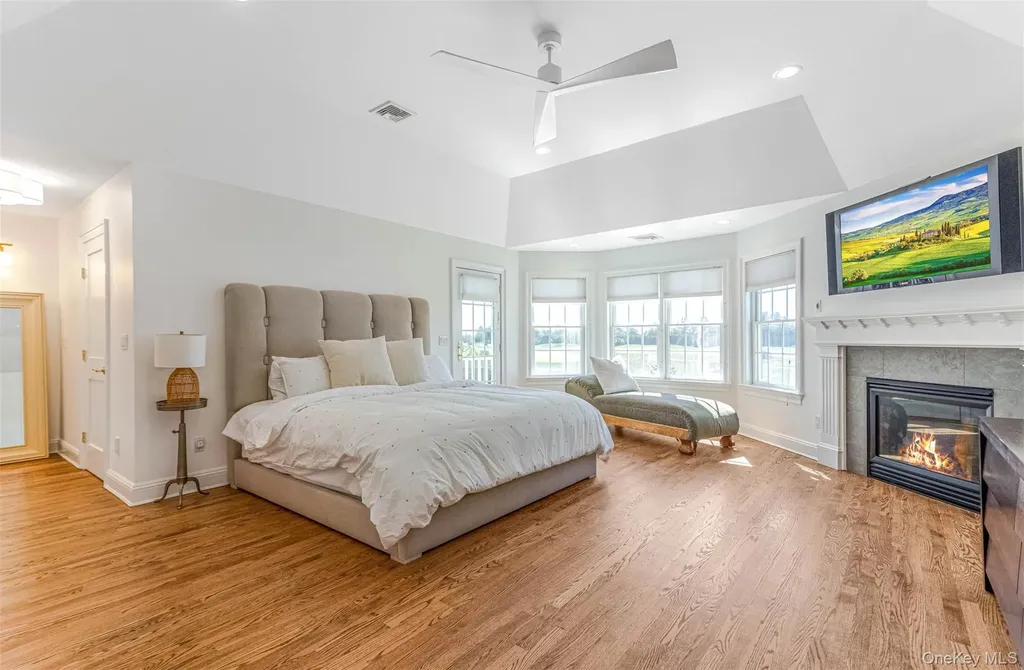 350 Laurel Way Laurel NY 11948